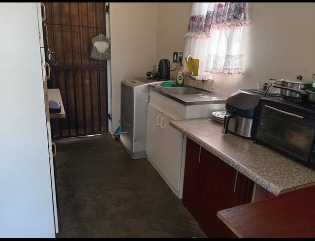 2 BEDROOM HOUSE FOR SALE IN WOODLANDS